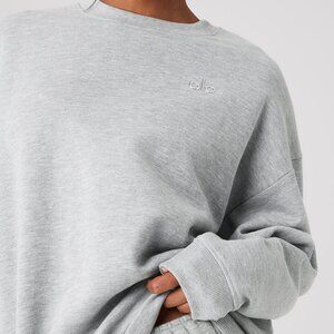 NWT Small Alo Yoga Accolade Crew Neck Pullover Sweatshirt Athletic Heather Grey